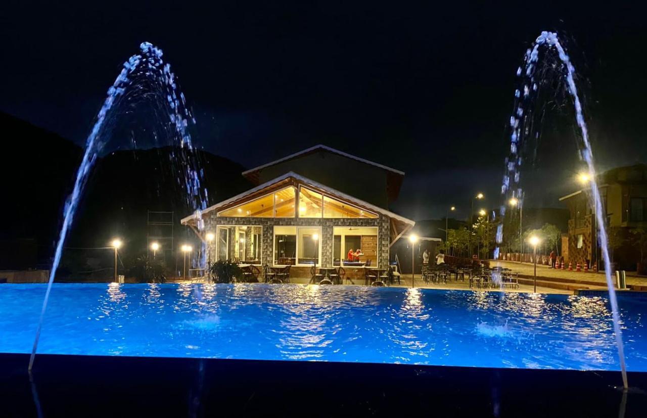 Mastiff Grand La Villae Lonavala Exterior photo