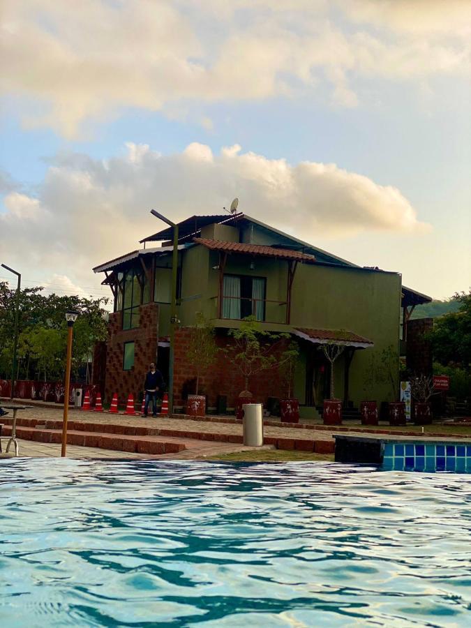 Mastiff Grand La Villae Lonavala Exterior photo