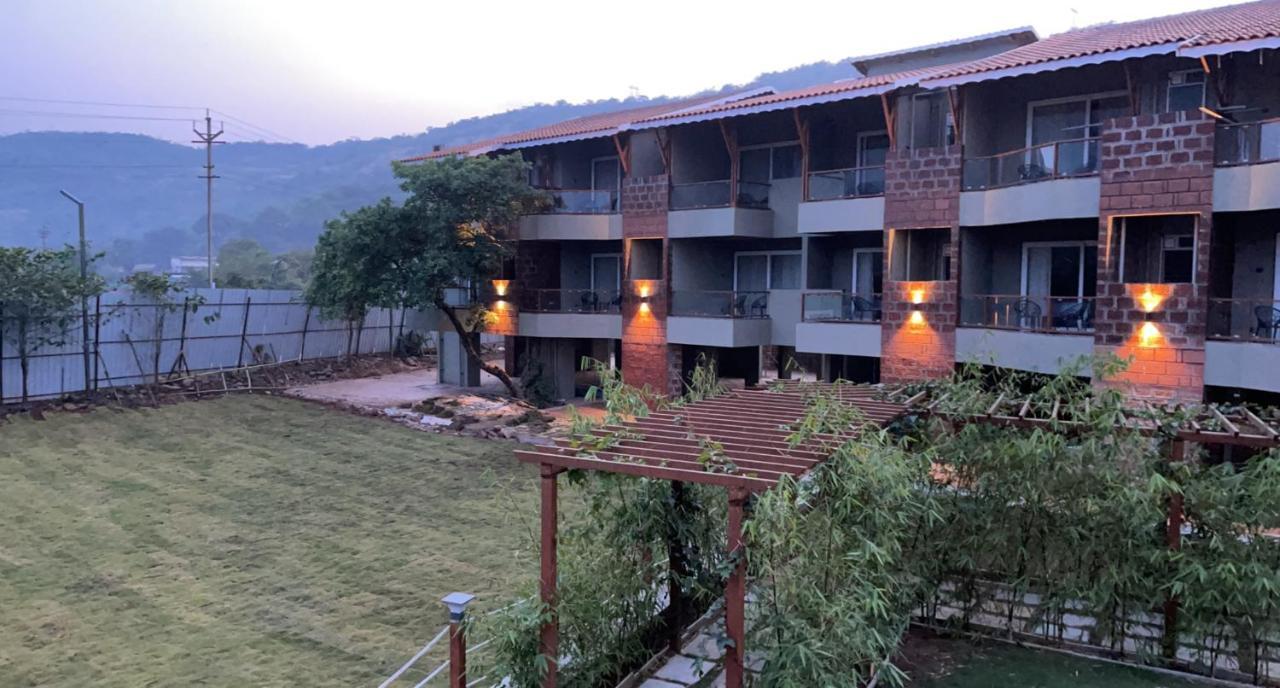 Mastiff Grand La Villae Lonavala Exterior photo
