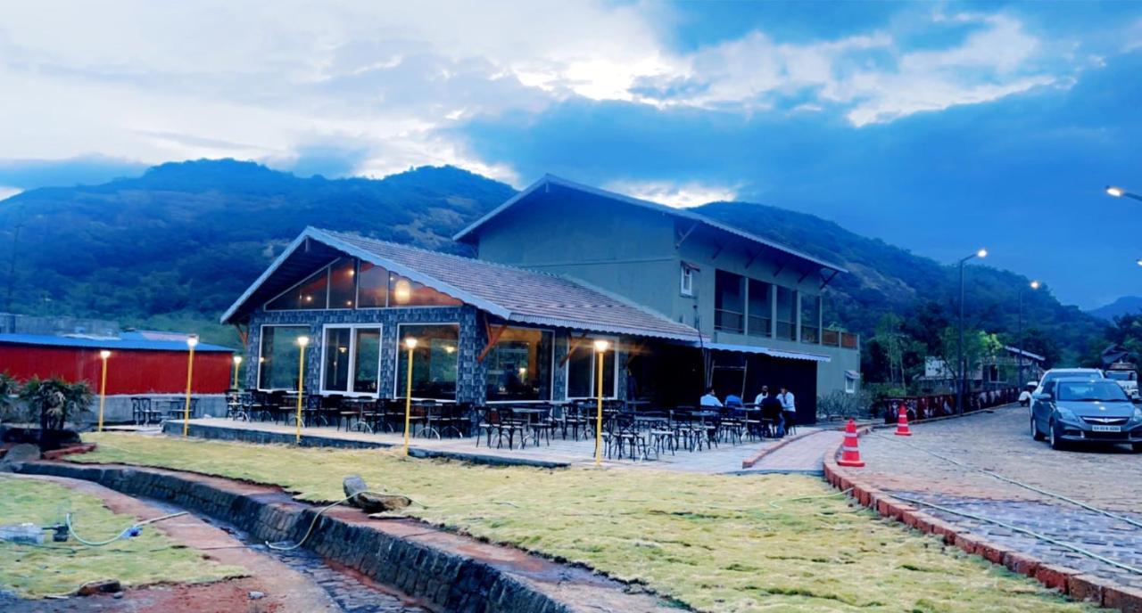 Mastiff Grand La Villae Lonavala Exterior photo