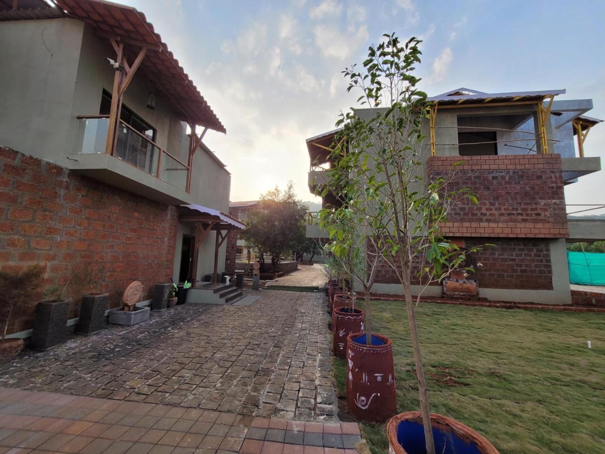 Mastiff Grand La Villae Lonavala Exterior photo