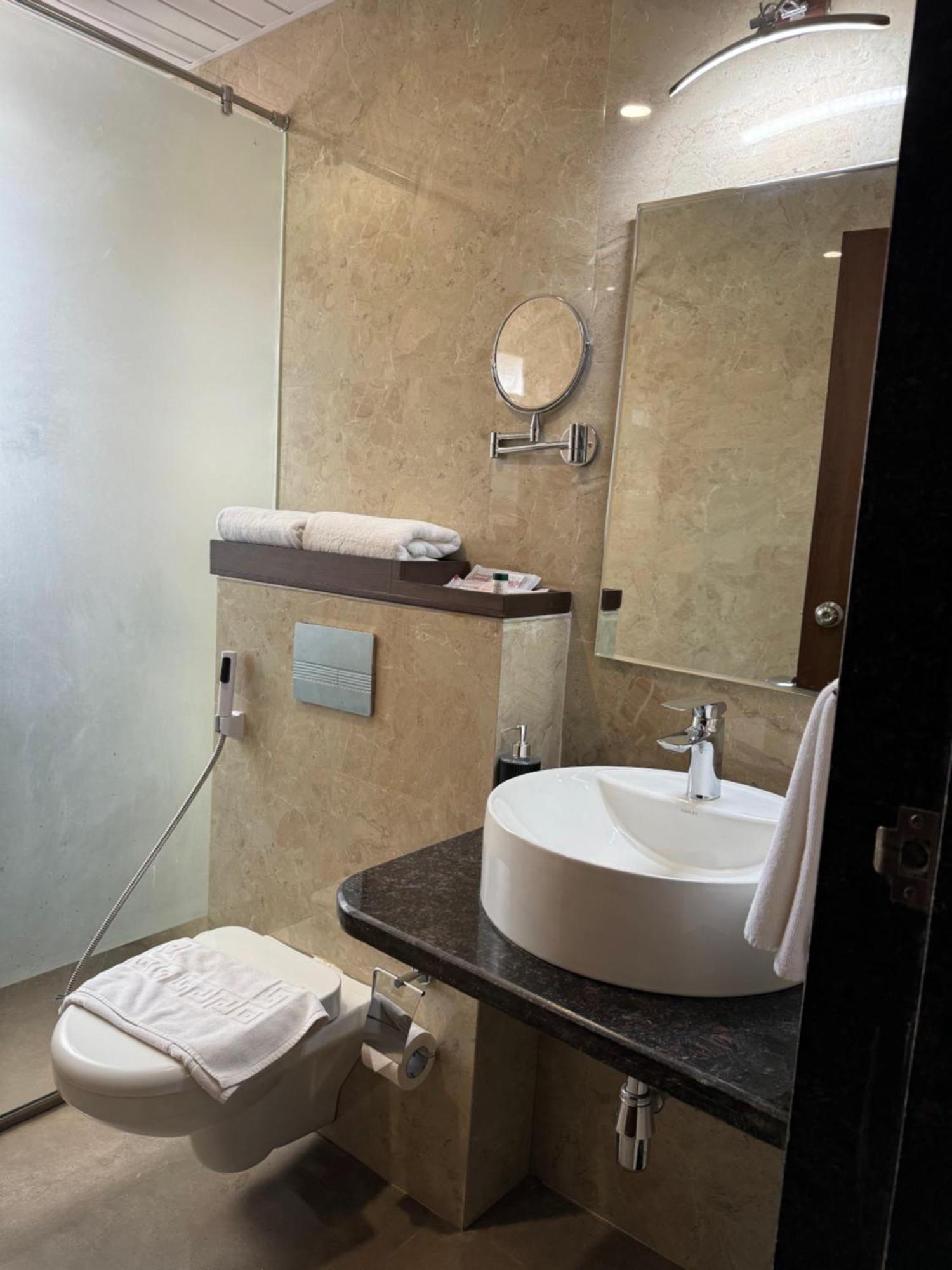Mastiff Grand La Villae Lonavala Exterior photo