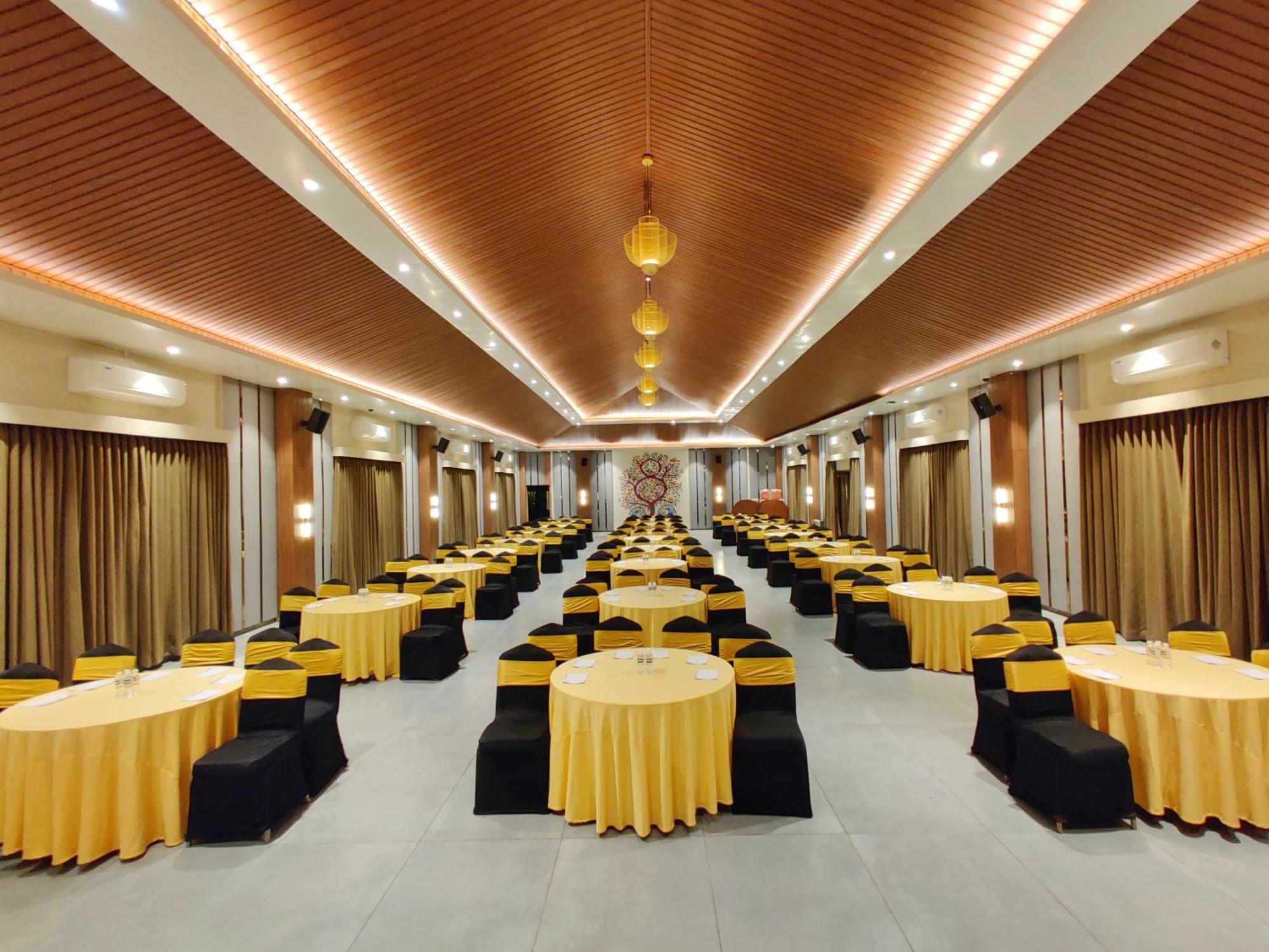 Mastiff Grand La Villae Lonavala Exterior photo
